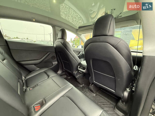 Чорний Тесла Model Y, об'ємом двигуна 0 л та пробігом 62 тис. км за 24999 $, фото 40 на Automoto.ua