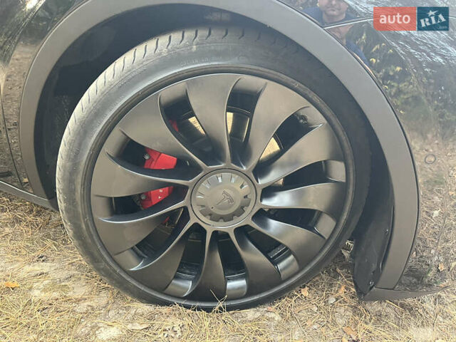 Черный Тесла Model Y, объемом двигателя 0 л и пробегом 125 тыс. км за 24400 $, фото 8 на Automoto.ua