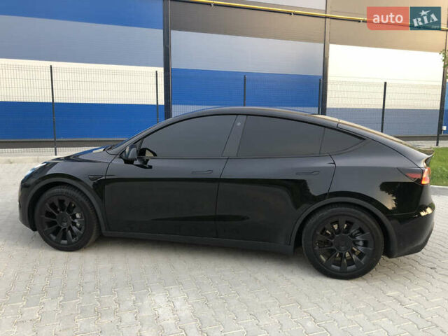 Черный Тесла Model Y, объемом двигателя 0 л и пробегом 63 тыс. км за 27500 $, фото 3 на Automoto.ua