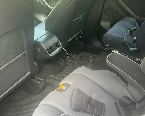 Черный Тесла Model Y, объемом двигателя 0 л и пробегом 78 тыс. км за 27500 $, фото 5 на Automoto.ua