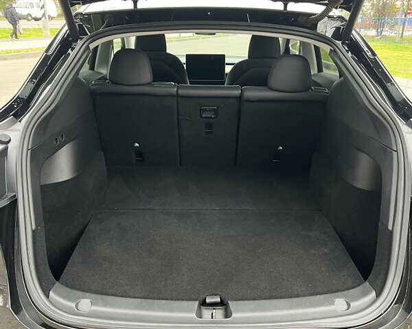 Черный Тесла Model Y, объемом двигателя 0 л и пробегом 5 тыс. км за 24999 $, фото 18 на Automoto.ua