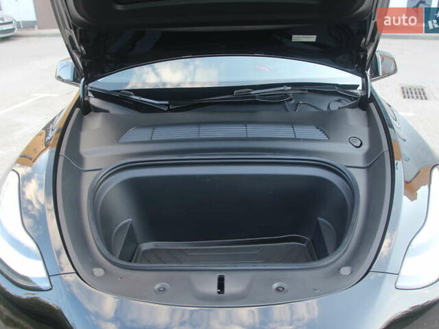 Черный Тесла Model Y, объемом двигателя 0 л и пробегом 56 тыс. км за 27499 $, фото 19 на Automoto.ua