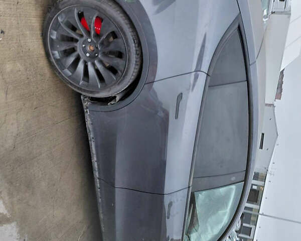 Черный Тесла Model Y, объемом двигателя 0 л и пробегом 50 тыс. км за 17999 $, фото 2 на Automoto.ua