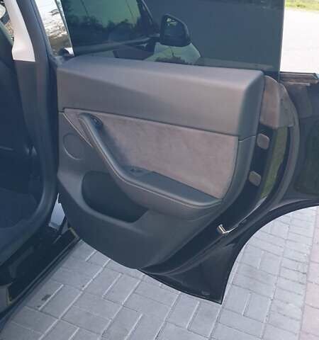 Черный Тесла Model Y, объемом двигателя 0 л и пробегом 115 тыс. км за 25200 $, фото 17 на Automoto.ua