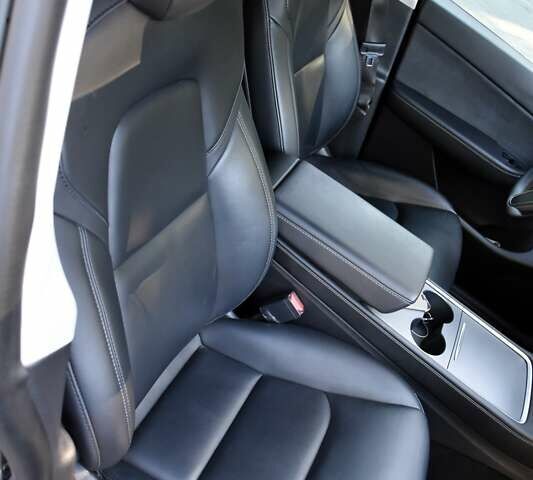 Черный Тесла Model Y, объемом двигателя 0 л и пробегом 82 тыс. км за 24950 $, фото 39 на Automoto.ua