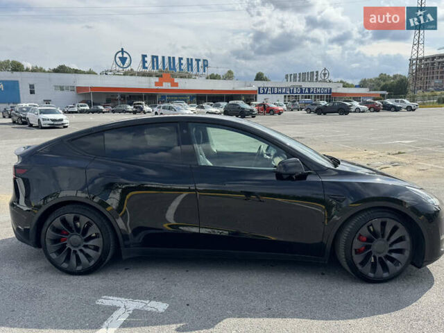 Черный Тесла Model Y, объемом двигателя 0 л и пробегом 61 тыс. км за 25000 $, фото 3 на Automoto.ua