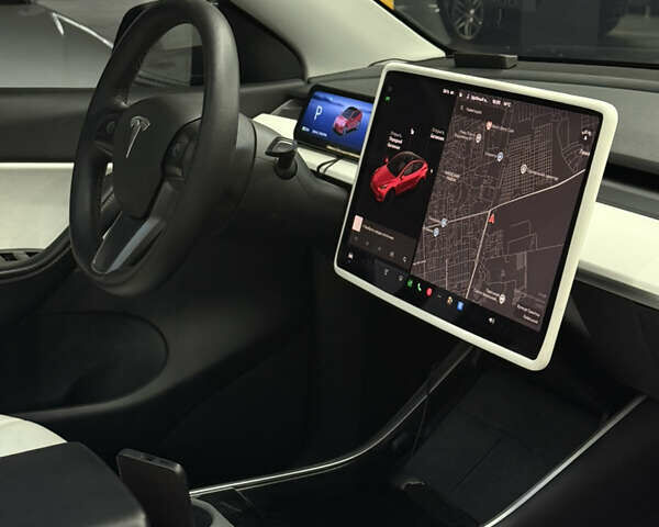 Черный Тесла Model Y, объемом двигателя 0 л и пробегом 124 тыс. км за 24900 $, фото 24 на Automoto.ua