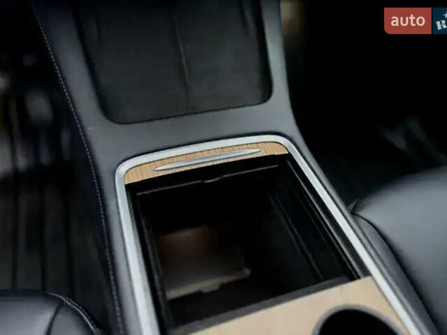 Черный Тесла Model Y, объемом двигателя 0 л и пробегом 162 тыс. км за 25700 $, фото 4 на Automoto.ua