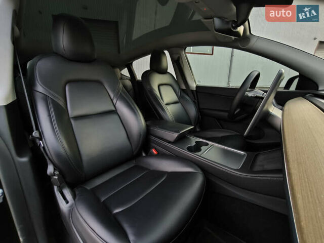Черный Тесла Model Y, объемом двигателя 0 л и пробегом 57 тыс. км за 23950 $, фото 23 на Automoto.ua