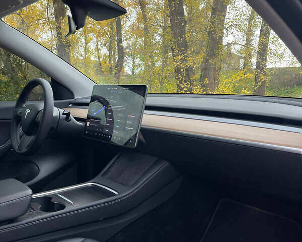 Черный Тесла Model Y, объемом двигателя 0 л и пробегом 158 тыс. км за 23000 $, фото 15 на Automoto.ua