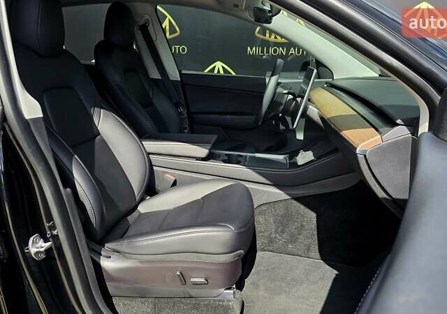 Черный Тесла Model Y, объемом двигателя 0 л и пробегом 138 тыс. км за 24900 $, фото 13 на Automoto.ua