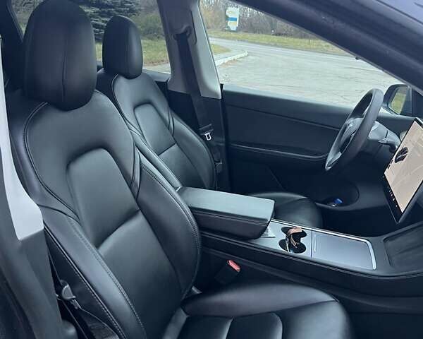 Черный Тесла Model Y, объемом двигателя 0 л и пробегом 66 тыс. км за 24950 $, фото 16 на Automoto.ua