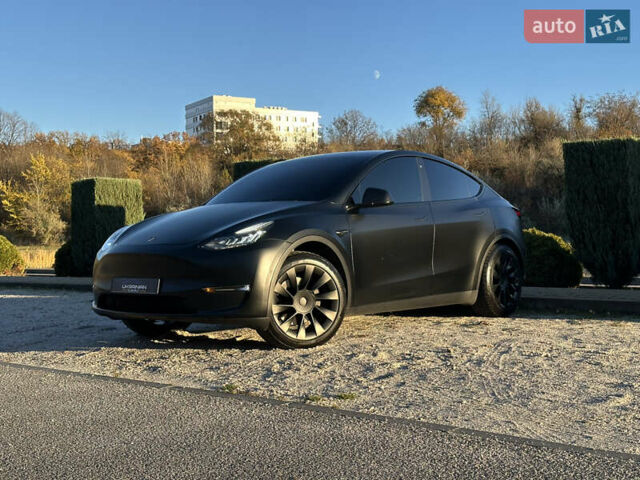Черный Тесла Model Y, объемом двигателя 0 л и пробегом 60 тыс. км за 22999 $, фото 2 на Automoto.ua