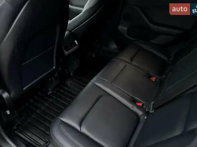 Черный Тесла Model Y, объемом двигателя 0 л и пробегом 162 тыс. км за 25700 $, фото 7 на Automoto.ua