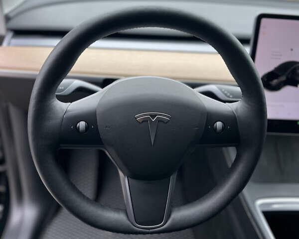 Черный Тесла Model Y, объемом двигателя 0 л и пробегом 5 тыс. км за 24999 $, фото 14 на Automoto.ua