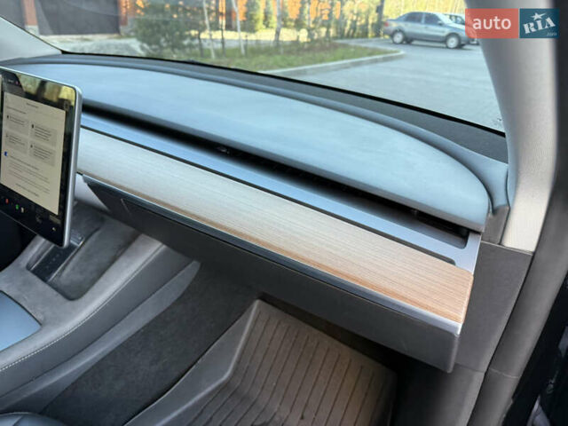 Черный Тесла Model Y, объемом двигателя 0 л и пробегом 68 тыс. км за 28500 $, фото 127 на Automoto.ua