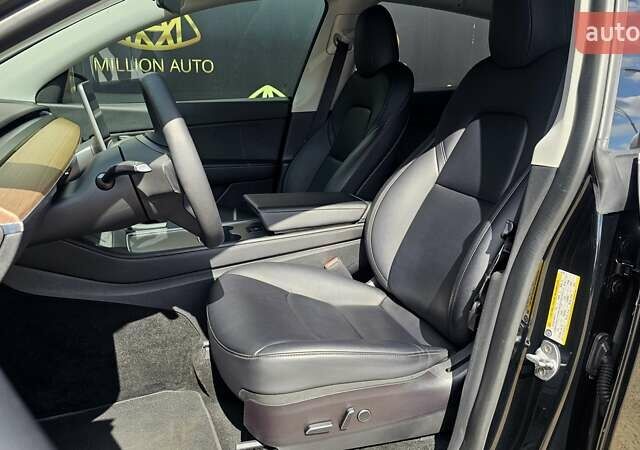 Черный Тесла Model Y, объемом двигателя 0 л и пробегом 138 тыс. км за 24900 $, фото 10 на Automoto.ua