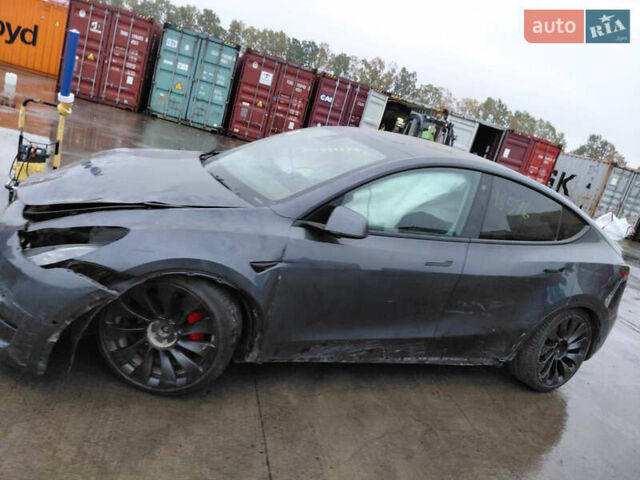 Черный Тесла Model Y, объемом двигателя 0 л и пробегом 50 тыс. км за 17999 $, фото 4 на Automoto.ua
