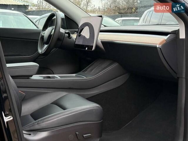 Черный Тесла Model Y, объемом двигателя 0 л и пробегом 141 тыс. км за 23999 $, фото 18 на Automoto.ua