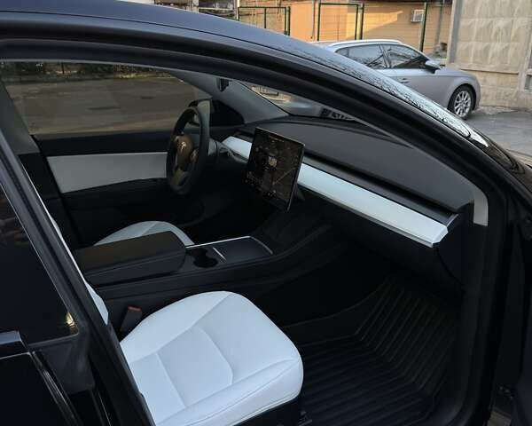 Черный Тесла Model Y, объемом двигателя 0 л и пробегом 59 тыс. км за 28999 $, фото 12 на Automoto.ua