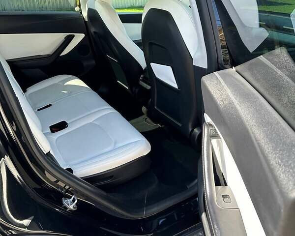 Черный Тесла Model Y, объемом двигателя 0 л и пробегом 53 тыс. км за 24000 $, фото 13 на Automoto.ua