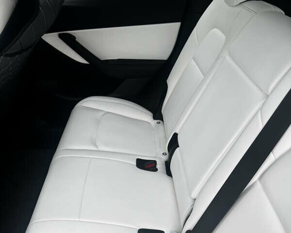 Черный Тесла Model Y, объемом двигателя 0 л и пробегом 28 тыс. км за 24500 $, фото 4 на Automoto.ua