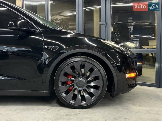 Черный Тесла Model Y, объемом двигателя 0 л и пробегом 70 тыс. км за 26900 $, фото 4 на Automoto.ua