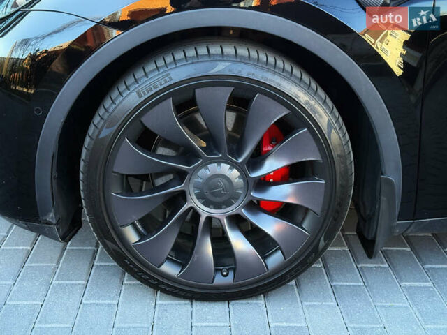 Черный Тесла Model Y, объемом двигателя 0 л и пробегом 68 тыс. км за 28500 $, фото 141 на Automoto.ua