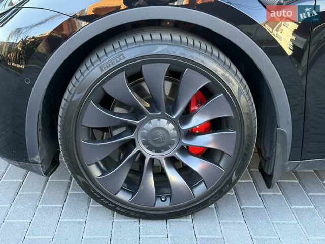 Черный Тесла Model Y, объемом двигателя 0 л и пробегом 68 тыс. км за 28500 $, фото 82 на Automoto.ua