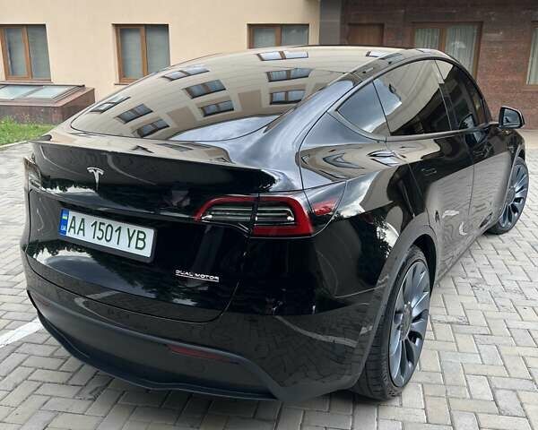 Черный Тесла Model Y, объемом двигателя 0 л и пробегом 58 тыс. км за 27500 $, фото 4 на Automoto.ua