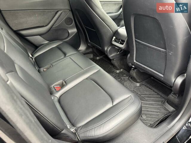 Чорний Тесла Model Y, об'ємом двигуна 0 л та пробігом 62 тис. км за 24999 $, фото 46 на Automoto.ua