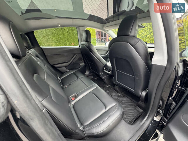 Чорний Тесла Model Y, об'ємом двигуна 0 л та пробігом 62 тис. км за 24999 $, фото 45 на Automoto.ua