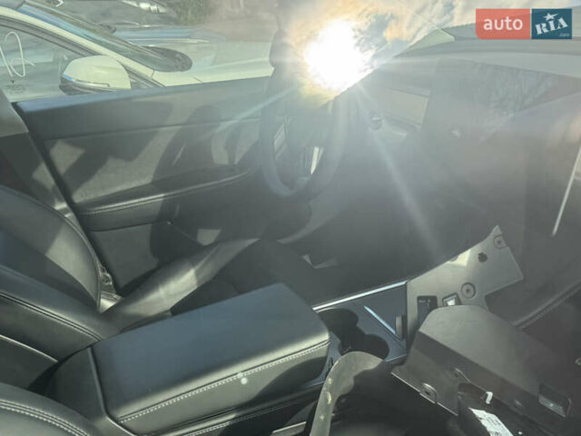 Черный Тесла Model Y, объемом двигателя 0 л и пробегом 50 тыс. км за 20000 $, фото 6 на Automoto.ua