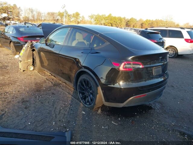 Черный Тесла Model Y, объемом двигателя 0 л и пробегом 43 тыс. км за 16600 $, фото 3 на Automoto.ua