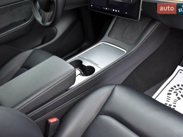 Черный Тесла Model Y, объемом двигателя 0 л и пробегом 73 тыс. км за 25950 $, фото 52 на Automoto.ua