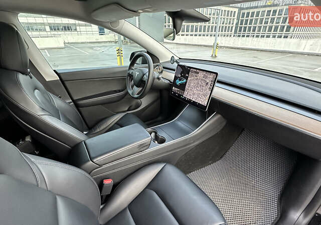 Чорний Тесла Model Y, об'ємом двигуна 0 л та пробігом 100 тис. км за 27999 $, фото 9 на Automoto.ua