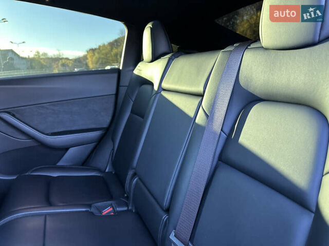 Черный Тесла Model Y, объемом двигателя 0 л и пробегом 60 тыс. км за 22999 $, фото 23 на Automoto.ua