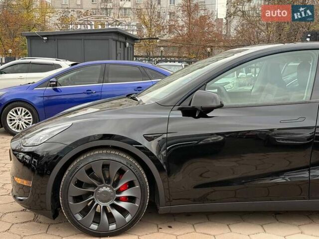 Черный Тесла Model Y, объемом двигателя 0 л и пробегом 141 тыс. км за 23999 $, фото 2 на Automoto.ua