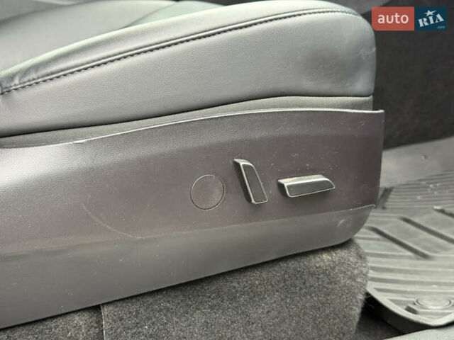 Чорний Тесла Model Y, об'ємом двигуна 0 л та пробігом 62 тис. км за 24999 $, фото 37 на Automoto.ua