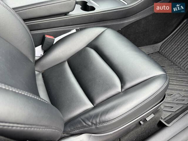 Чорний Тесла Model Y, об'ємом двигуна 0 л та пробігом 62 тис. км за 24999 $, фото 38 на Automoto.ua