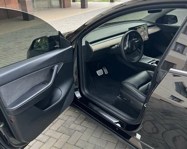 Черный Тесла Model Y, объемом двигателя 0 л и пробегом 58 тыс. км за 27500 $, фото 13 на Automoto.ua