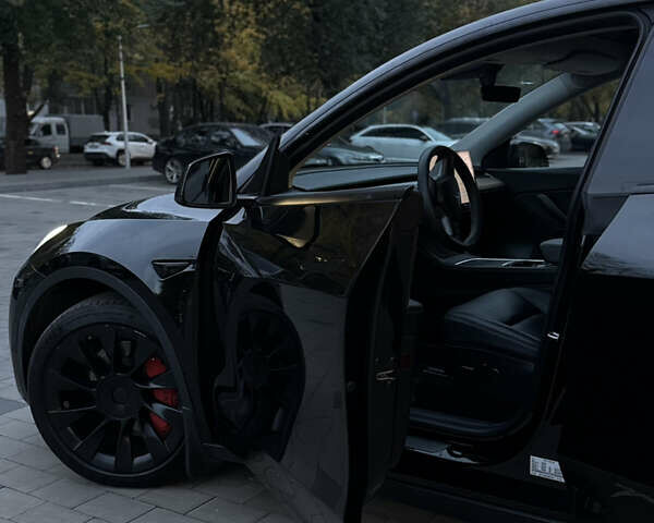Черный Тесла Model Y, объемом двигателя 0 л и пробегом 86 тыс. км за 23400 $, фото 6 на Automoto.ua