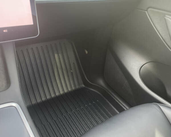 Чорний Тесла Model Y, об'ємом двигуна 0 л та пробігом 43 тис. км за 28300 $, фото 69 на Automoto.ua