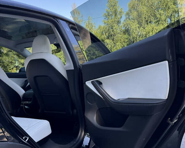 Черный Тесла Model Y, объемом двигателя 0 л и пробегом 113 тыс. км за 22222 $, фото 11 на Automoto.ua