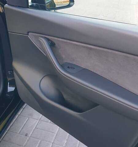 Черный Тесла Model Y, объемом двигателя 0 л и пробегом 115 тыс. км за 25200 $, фото 68 на Automoto.ua
