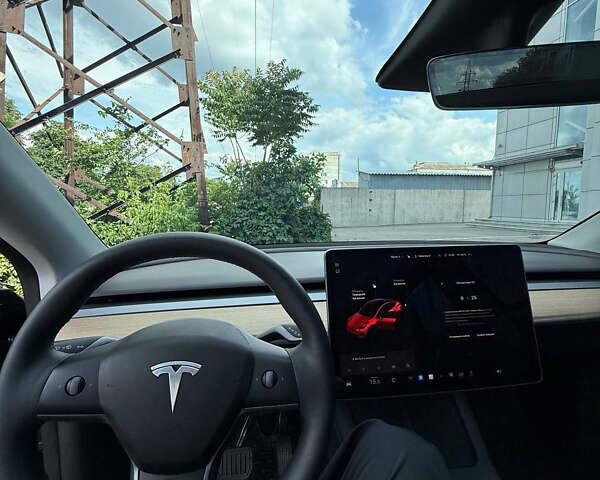 Черный Тесла Model Y, объемом двигателя 0 л и пробегом 50 тыс. км за 28000 $, фото 5 на Automoto.ua