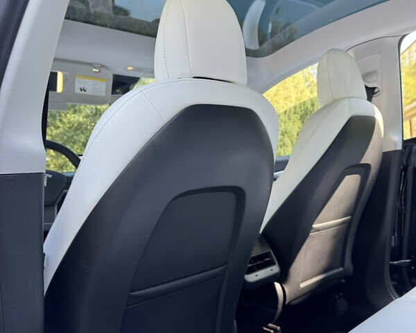 Черный Тесла Model Y, объемом двигателя 0 л и пробегом 113 тыс. км за 22222 $, фото 22 на Automoto.ua