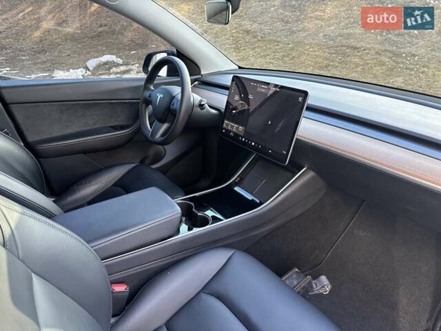 Черный Тесла Model Y, объемом двигателя 0 л и пробегом 59 тыс. км за 24900 $, фото 53 на Automoto.ua