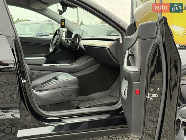 Чорний Тесла Model Y, об'ємом двигуна 0 л та пробігом 62 тис. км за 24999 $, фото 39 на Automoto.ua