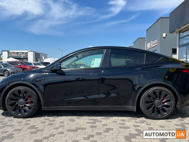 Черный Тесла Model Y, объемом двигателя 80 л и пробегом 44 тыс. км за 27999 $, фото 3 на Automoto.ua